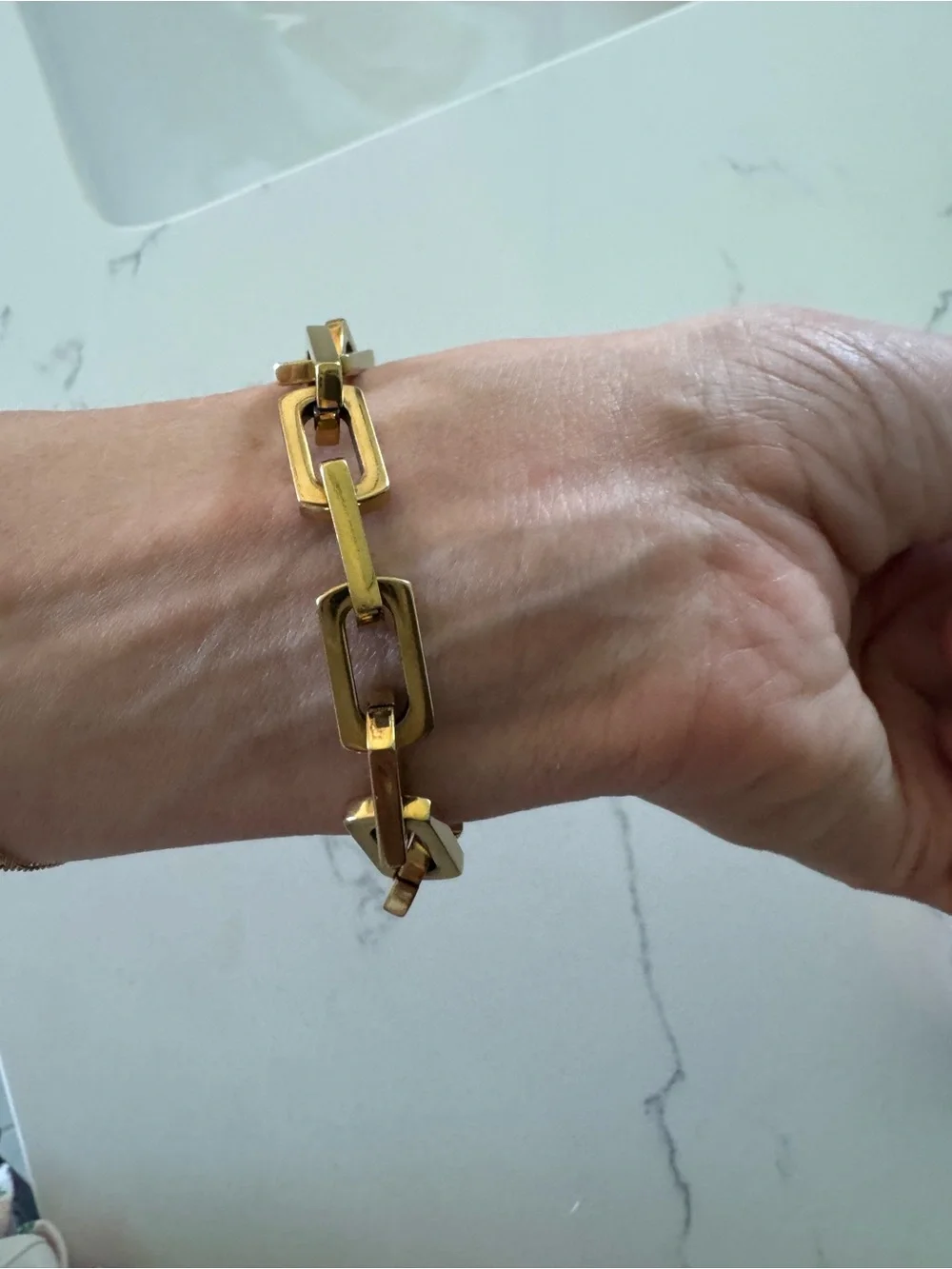 Gold Link Padlock Carabiner Bracelet by Artizan Joyería - Picture 4 of 9